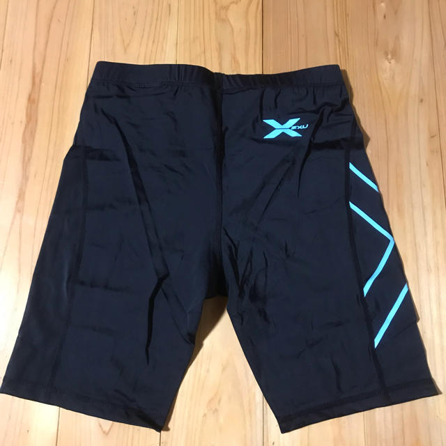 2XU(ツータイムズユー)の2XU   メンズ ショートパンツ Lサイズ blue メンズのパンツ(ショートパンツ)の商品写真