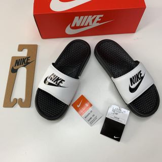 ナイキ(NIKE)の新品 NIKE BENASSI JDI ナイキ ベナッシ 黒白 サンダル(サンダル)