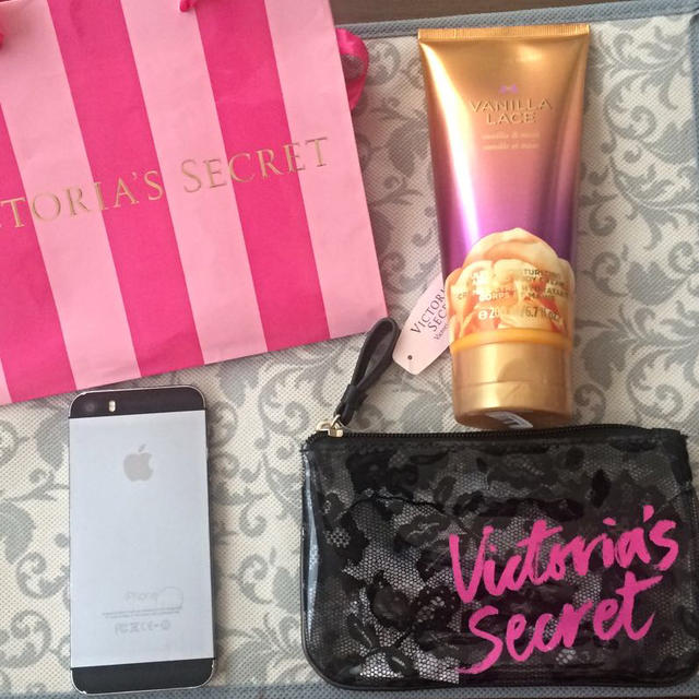 Victoria's Secret(ヴィクトリアズシークレット)のVICTORIA'S SECRET新品 コスメ/美容のボディケア(ボディクリーム)の商品写真