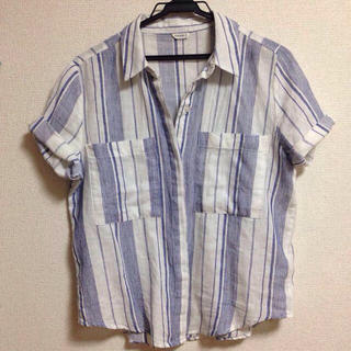 フォーエバートゥエンティーワン(FOREVER 21)のシャツ(シャツ/ブラウス(半袖/袖なし))