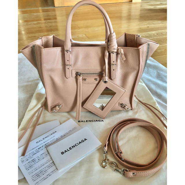 BALENCIAGA BAG(バレンシアガバッグ)の7/30までSALE☆BALENCIAGA☆ペーパーミニA4ジップアラウンド新品 レディースのバッグ(ハンドバッグ)の商品写真