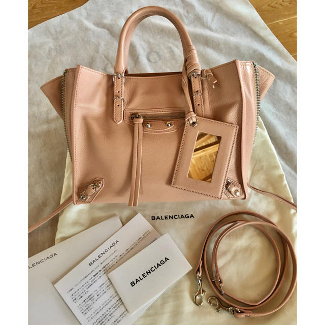 BALENCIAGA BAG(バレンシアガバッグ)の7/30までSALE☆BALENCIAGA☆ペーパーミニA4ジップアラウンド新品 レディースのバッグ(ハンドバッグ)の商品写真