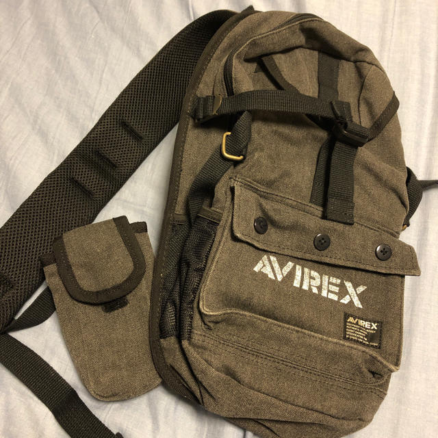 AVIREX(アヴィレックス)のAVIREX ワンショルダー 肩がけ バッグ アウトドアなどにも メンズのバッグ(ボディーバッグ)の商品写真