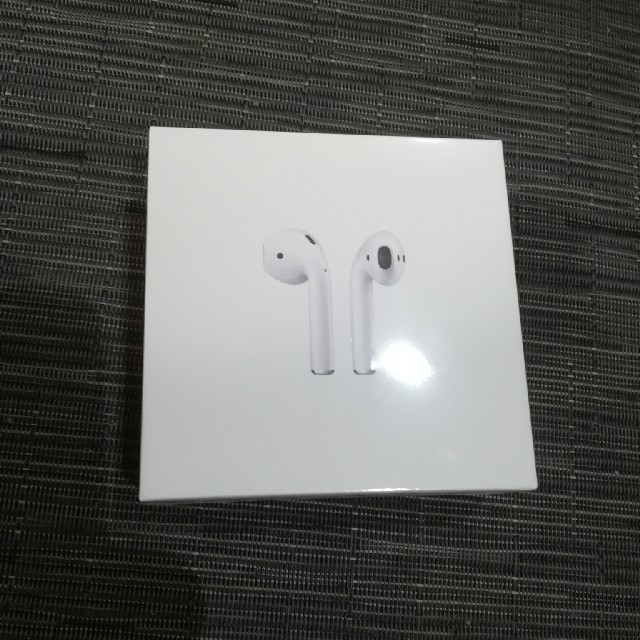 Apple(アップル)のsy 様専用⭐新品未使用👀‼️⭐Air pods 2 スマホ/家電/カメラのオーディオ機器(ヘッドフォン/イヤフォン)の商品写真