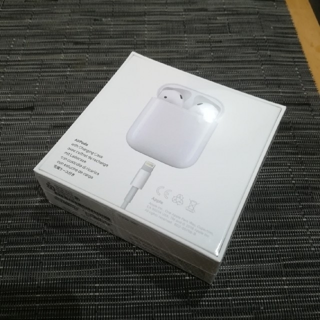 Apple(アップル)のsy 様専用⭐新品未使用👀‼️⭐Air pods 2 スマホ/家電/カメラのオーディオ機器(ヘッドフォン/イヤフォン)の商品写真