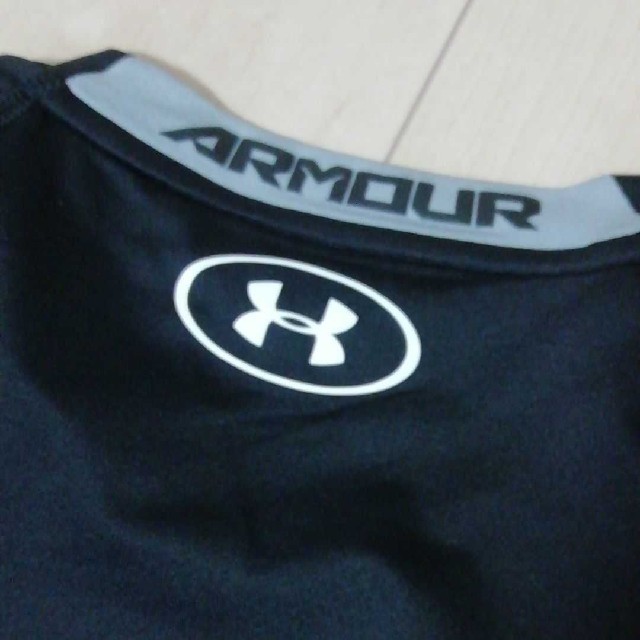 UNDER ARMOUR(アンダーアーマー)の新品M☆アンダーアーマーコンプレッションインナーシャツ スポーツ/アウトドアのトレーニング/エクササイズ(トレーニング用品)の商品写真