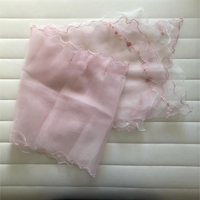 値下げしました！オーガンジー ストール ピンク ホワイト レディースのファッション小物(ストール/パシュミナ)の商品写真