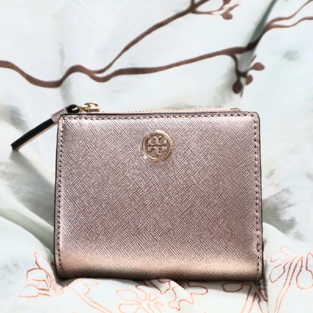 少量生産 ☆新品・未使用☆ Tory Burch二つ折り財布 - www