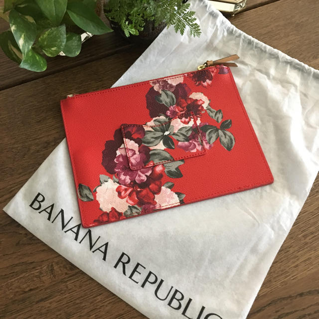 Banana Republic(バナナリパブリック)のバナリパポーチ  ❤️ラストサマーセール❤️ レディースのバッグ(クラッチバッグ)の商品写真