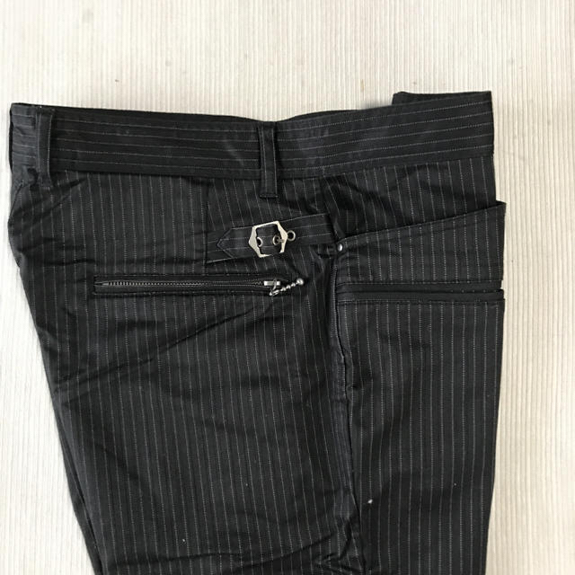 新品未使用 黒に白いストライプのハーフパンツ メンズのパンツ(ショートパンツ)の商品写真