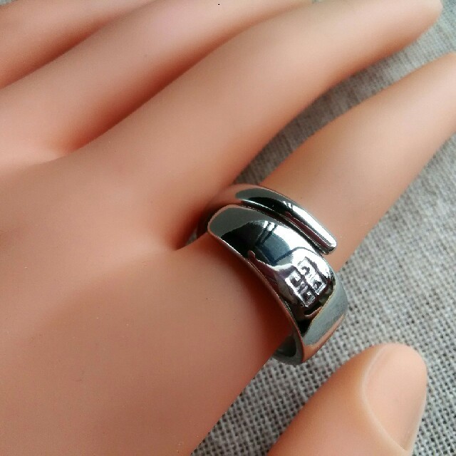 GIVENCHY(ジバンシィ)のスプーンリング メンズのアクセサリー(リング(指輪))の商品写真