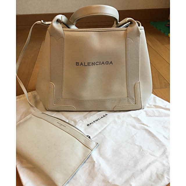 BALENCIAGA BAG(バレンシアガバッグ)のBALENCIAGA トートレザー  ホワイト レディースのバッグ(トートバッグ)の商品写真
