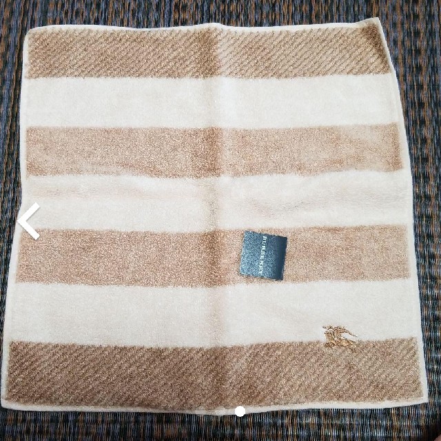 BURBERRY(バーバリー)の★新品★BURBERRY　タオルハンカチ2枚セット レディースのファッション小物(ハンカチ)の商品写真