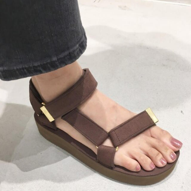 L'Appartement DEUXIEME CLASSE(アパルトモンドゥーズィエムクラス)の新品⭐️アパルトモン／SUICOKE Strap Sandal／スイコック／24 レディースの靴/シューズ(サンダル)の商品写真