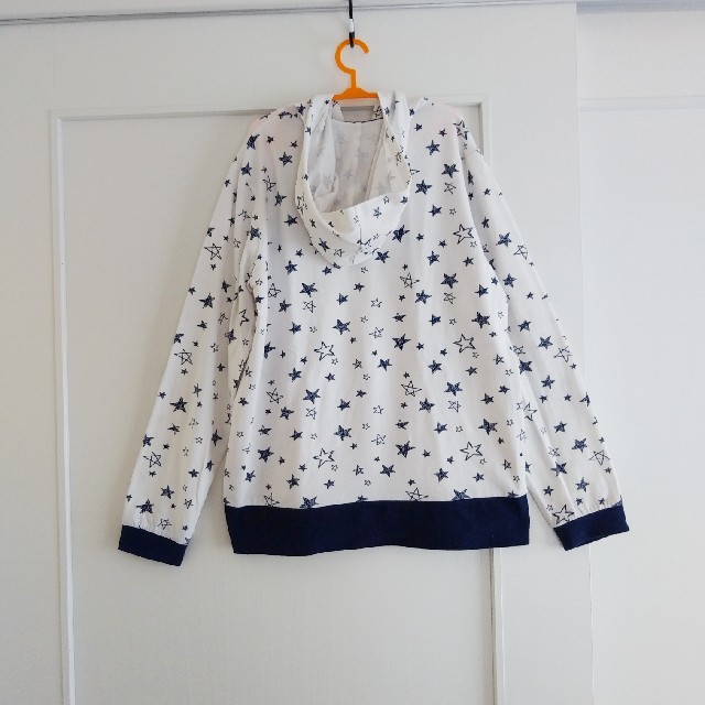 しまむら(シマムラ)のパーカー　１５０　しまむら　ラッシュガード キッズ/ベビー/マタニティのキッズ服女の子用(90cm~)(ジャケット/上着)の商品写真