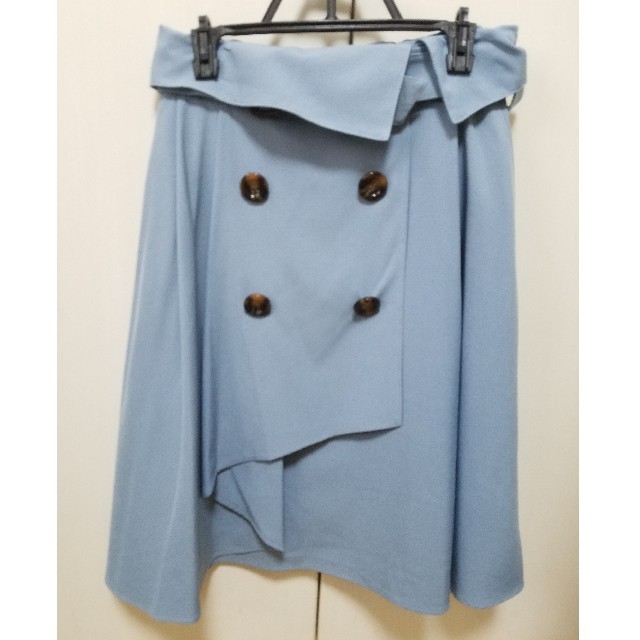 CECIL McBEE(セシルマクビー)のセシルマクビー トレンチスカート 水色 レディースのスカート(ひざ丈スカート)の商品写真