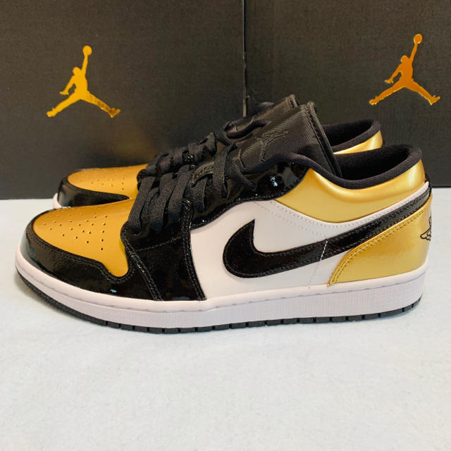 NIKE(ナイキ)のNIKE AIR JORDAN 1 LOW GOLD 28.0cm メンズの靴/シューズ(スニーカー)の商品写真