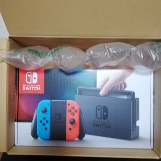 新品 未開封 任天堂スイッチ 本体 クーポン付き Nintendo Switch(家庭用ゲーム機本体)