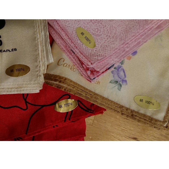 【新品未使用】シルクハンカチ 4枚セット レディースのファッション小物(ハンカチ)の商品写真