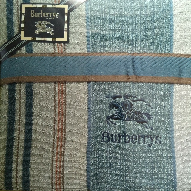 BURBERRY(バーバリー)のPEPEちゃん(*´꒳`*)様ご専用です。【新品未使用】バーバリー　タオルケット インテリア/住まい/日用品の寝具(その他)の商品写真