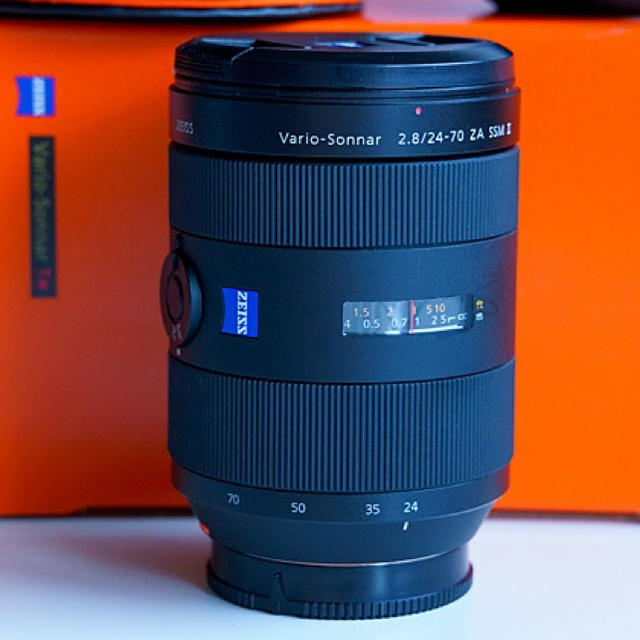 SONY A ZEISS Vario-Sonnar T 24-70mm F2.8のサムネイル