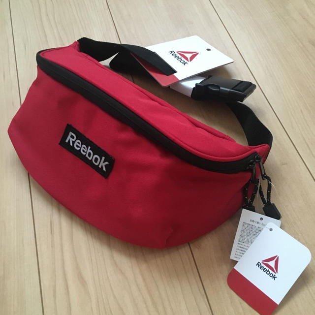Reebok(リーボック)の【未使用タグ付き】ショルダーバッグ レディースのバッグ(ショルダーバッグ)の商品写真