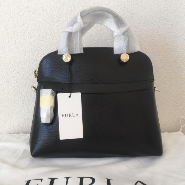 Furla(フルラ)の1点のみ入荷！早い者勝ち♡1番人気ブラック♡フルラ♡パイパー Mサイズ レディースのバッグ(ショルダーバッグ)の商品写真