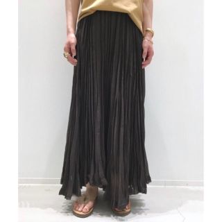 アパルトモンドゥーズィエムクラス(L'Appartement DEUXIEME CLASSE)のアパルトモン Pleats Skirt 今季新品 ブラウン(ロングスカート)