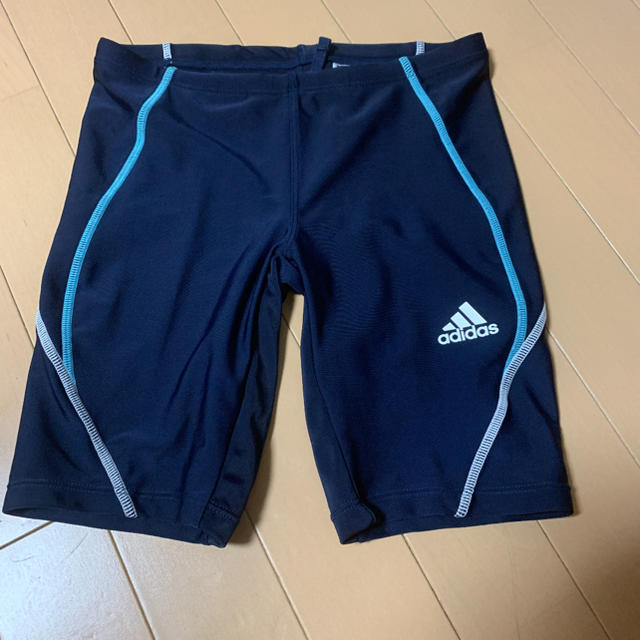 adidas(アディダス)の新品140 adidas(アディダス)のキッズ スイミング 水着ショーツ。 キッズ/ベビー/マタニティのキッズ服男の子用(90cm~)(水着)の商品写真