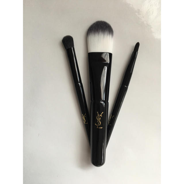 Yves Saint Laurent Beaute(イヴサンローランボーテ)のYSL メイクブラシ&ケース セット コスメ/美容のキット/セット(サンプル/トライアルキット)の商品写真