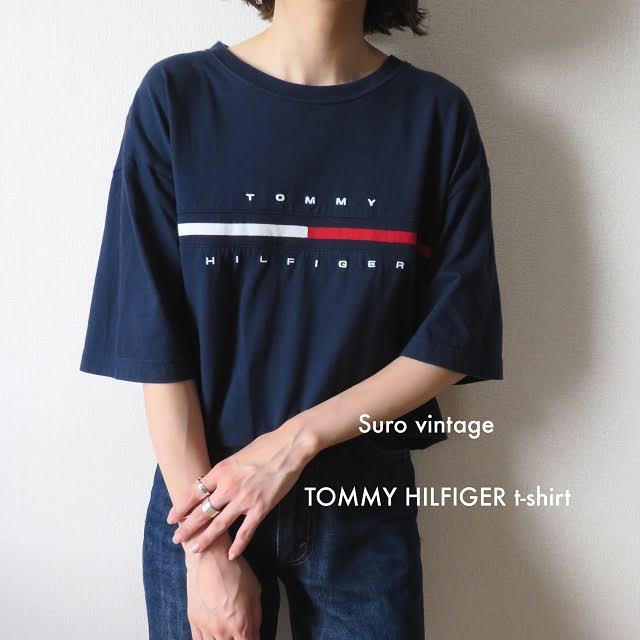 TOMMY HILFIGER(トミーヒルフィガー)のTOMMY HILFIGER 刺繍 ロゴ tシャツ ネイビー 古着 レディース レディースのトップス(Tシャツ(半袖/袖なし))の商品写真