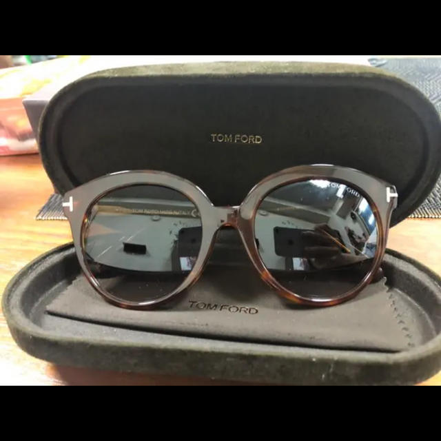 TOM FORD(トムフォード)のTOM FORDラウンドメタル型 丸サングラス レディースのファッション小物(サングラス/メガネ)の商品写真