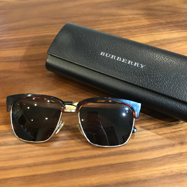 BURBERRY(バーバリー)の<値下可•美品>Burberryサングラス レディースのファッション小物(サングラス/メガネ)の商品写真