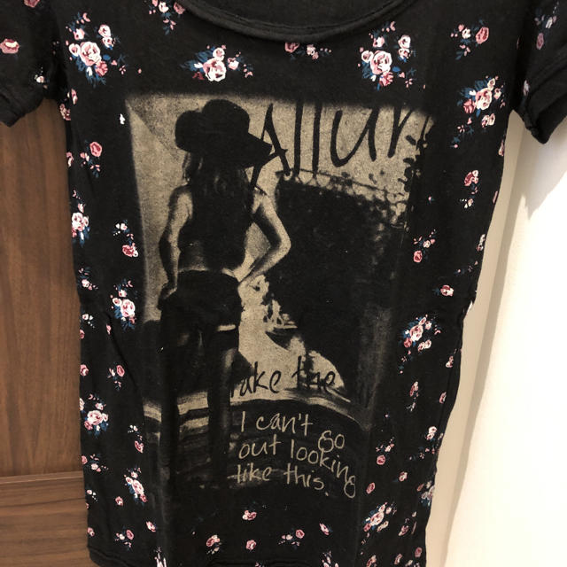 SHAKE SHAKE(シェイクシェイク)のSHAKE SHAKE Tシャツ レディースのトップス(Tシャツ(半袖/袖なし))の商品写真