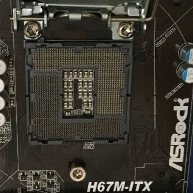 Asrock H67M-ITX mini-ITXマザーボード 2