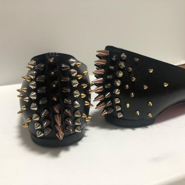 Christian Louboutin(クリスチャンルブタン)のクリスチャンルブタン スタッズ パンプス レディースの靴/シューズ(ハイヒール/パンプス)の商品写真