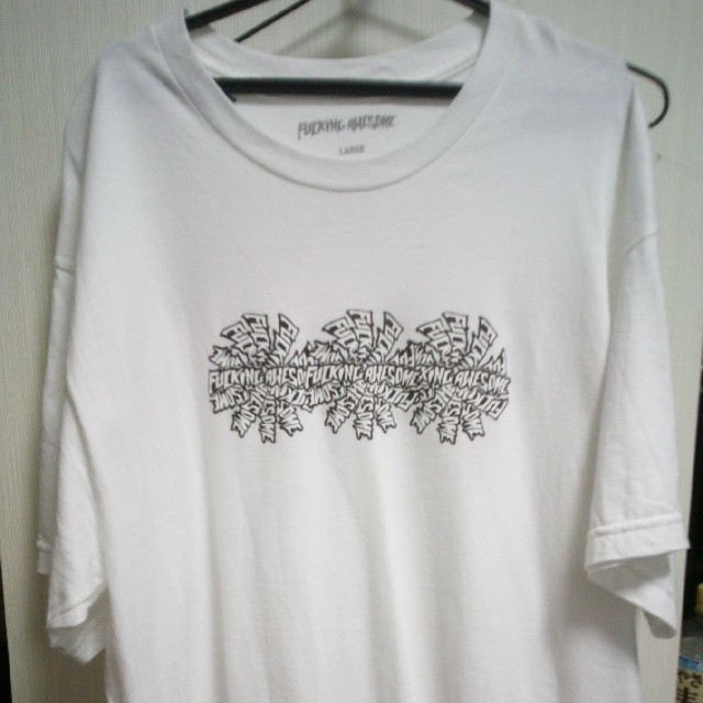 Supreme(シュプリーム)のFUCKINGAWESOME　Ｔシャツ　Ｌ メンズのトップス(Tシャツ/カットソー(半袖/袖なし))の商品写真