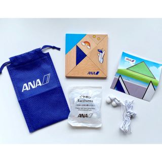 エーエヌエー(ゼンニッポンクウユ)(ANA(全日本空輸))のANA 木製脳育タングラム & イヤホン(知育玩具)