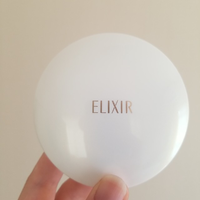 ELIXIR(エリクシール)のエリクシールシュペリエルプレストパウダー コスメ/美容のベースメイク/化粧品(フェイスパウダー)の商品写真