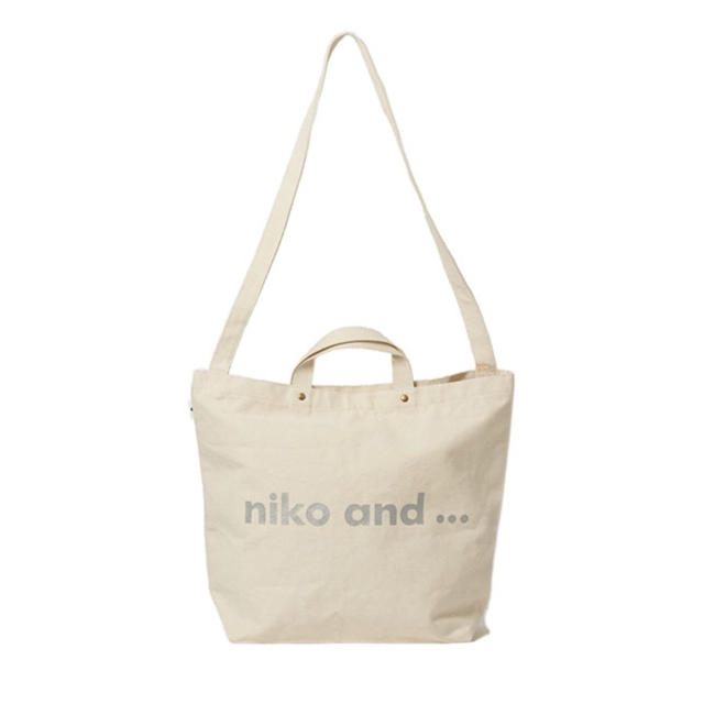 niko and...(ニコアンド)のニコロゴ ★トートバッグ 2way 白 ★ニコアンド niko and… レディースのバッグ(トートバッグ)の商品写真