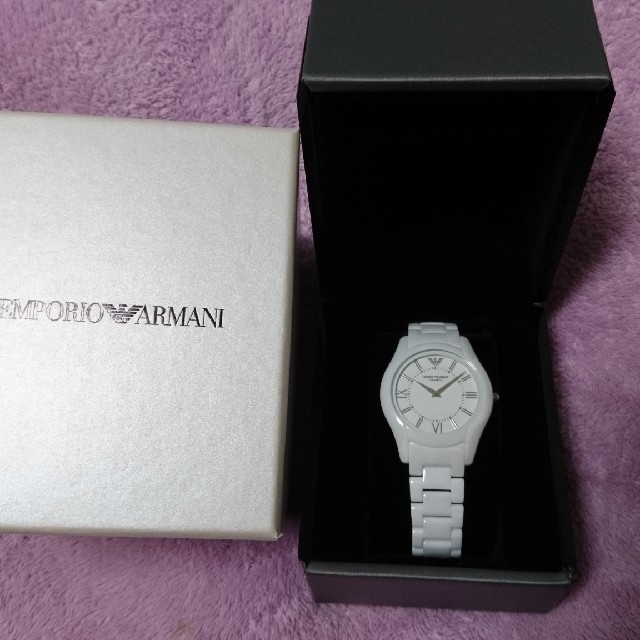 Emporio Armani(エンポリオアルマーニ)のEMPORIO ARMANI アルマーニ 時計 白 レディースのファッション小物(腕時計)の商品写真