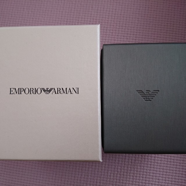 Emporio Armani(エンポリオアルマーニ)のEMPORIO ARMANI アルマーニ 時計 白 レディースのファッション小物(腕時計)の商品写真