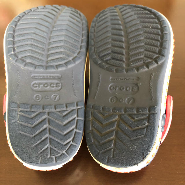 crocs(クロックス)のクロックス ミッキークロッグ キッズ キッズ/ベビー/マタニティのベビー靴/シューズ(~14cm)(サンダル)の商品写真