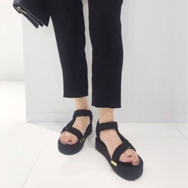 DEUXIEME CLASSE(ドゥーズィエムクラス)のDEUXIEME CLASSE
SUICOKE SUEDE SANDAL/35 レディースの靴/シューズ(サンダル)の商品写真