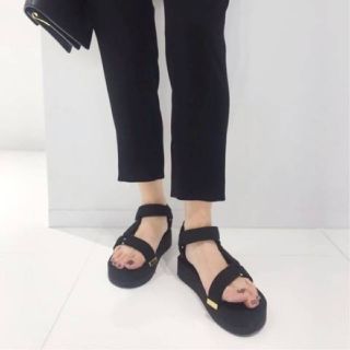 ドゥーズィエムクラス(DEUXIEME CLASSE)のDEUXIEME CLASSE
SUICOKE SUEDE SANDAL/35(サンダル)