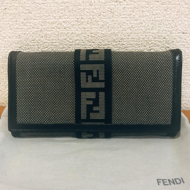 FENDI(フェンディ)のフェンディ 長財布 黒 ブラック ズッカ柄 ロゴ メンズ レディース レディースのファッション小物(財布)の商品写真