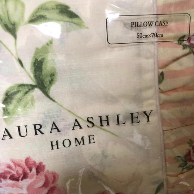 LAURA ASHLEY(ローラアシュレイ)のローラアシュレイ 枕カバー ピロケース 2枚セット インテリア/住まい/日用品の寝具(枕)の商品写真