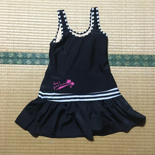 ワンピース水着 黒＆ボーダー ストライプ 160 美品 キッズ/ベビー/マタニティのキッズ服女の子用(90cm~)(水着)の商品写真