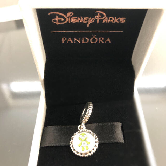 Disney(ディズニー)の【再値下げ】PANDORA パンドラ アウラニ ディズニーリゾート限定 オル レディースのアクセサリー(チャーム)の商品写真