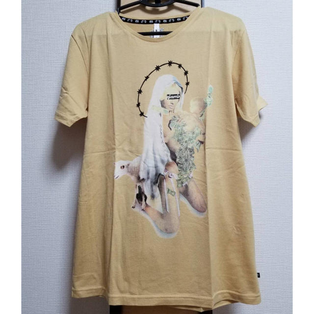 glamb(グラム)の【新品】glamb(グラム)プリントTシャツ  メンズのトップス(Tシャツ/カットソー(半袖/袖なし))の商品写真